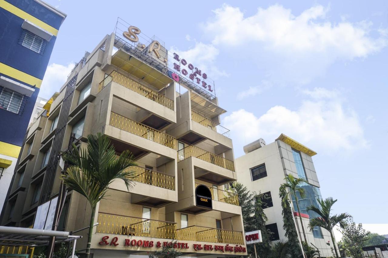 Townhouse Oak Sr Hotel Wakad Poona Buitenkant foto